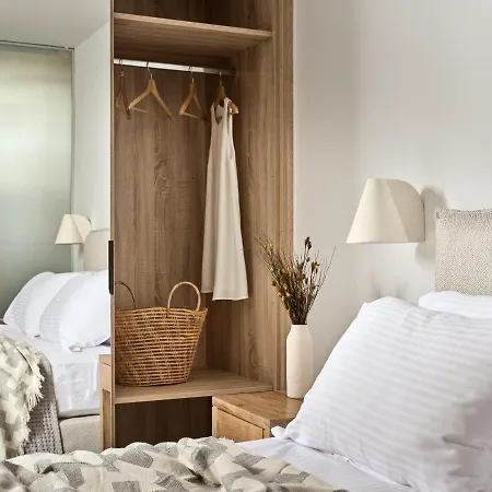 Azera 4*